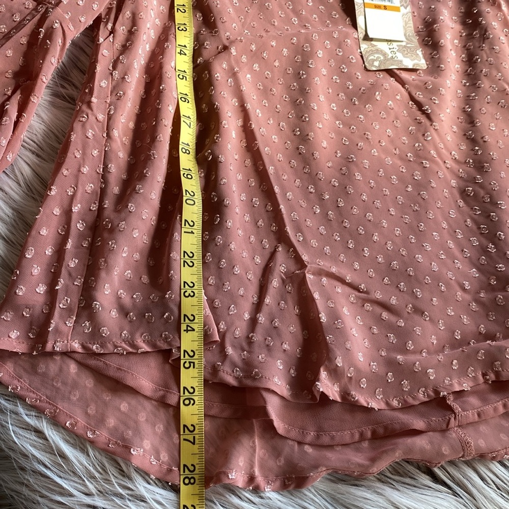 NWT Band of Gypsies Bell Sleeve French Dot Tie Neck Pink Blouse Top Small - Picture 8 of 9
